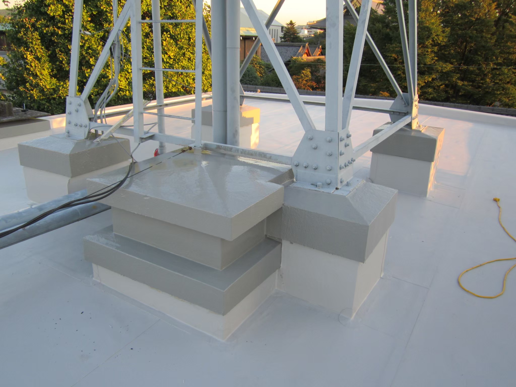 京都市伏見区にて雨漏り修理・シート防水工事〈倉庫天井のゴムシート劣化による雨漏り〉 施工後