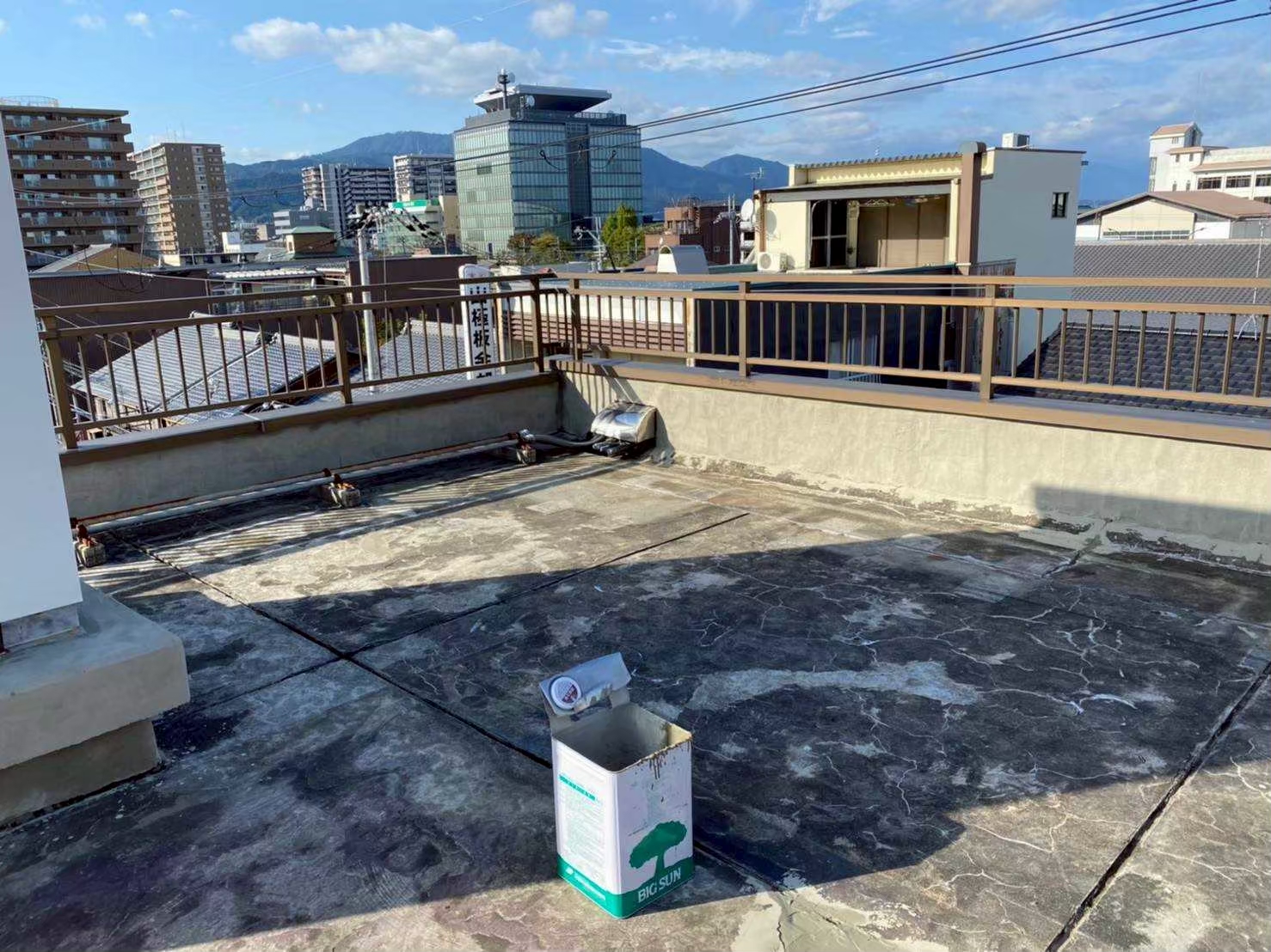 京都市右京区にて雨漏り修理・防水工事〈屋上防水改修工事〉 施工前