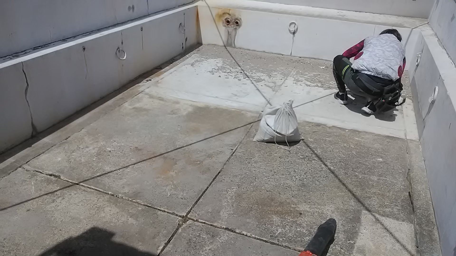 京都市右京区にて雨漏り修理・防水工事〈ウレタン通気緩衝防水・特注カラー仕上げ〉 施工前