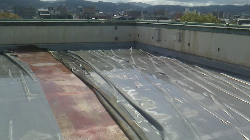 京都市右京区にて公共施設の雨漏り・防水工事〈塩ビシート防水〉 施工前