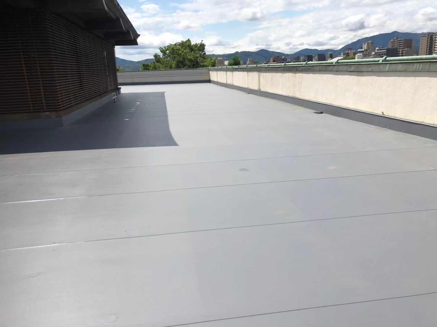京都市右京区にて公共施設の雨漏り・防水工事〈塩ビシート防水〉 施工後