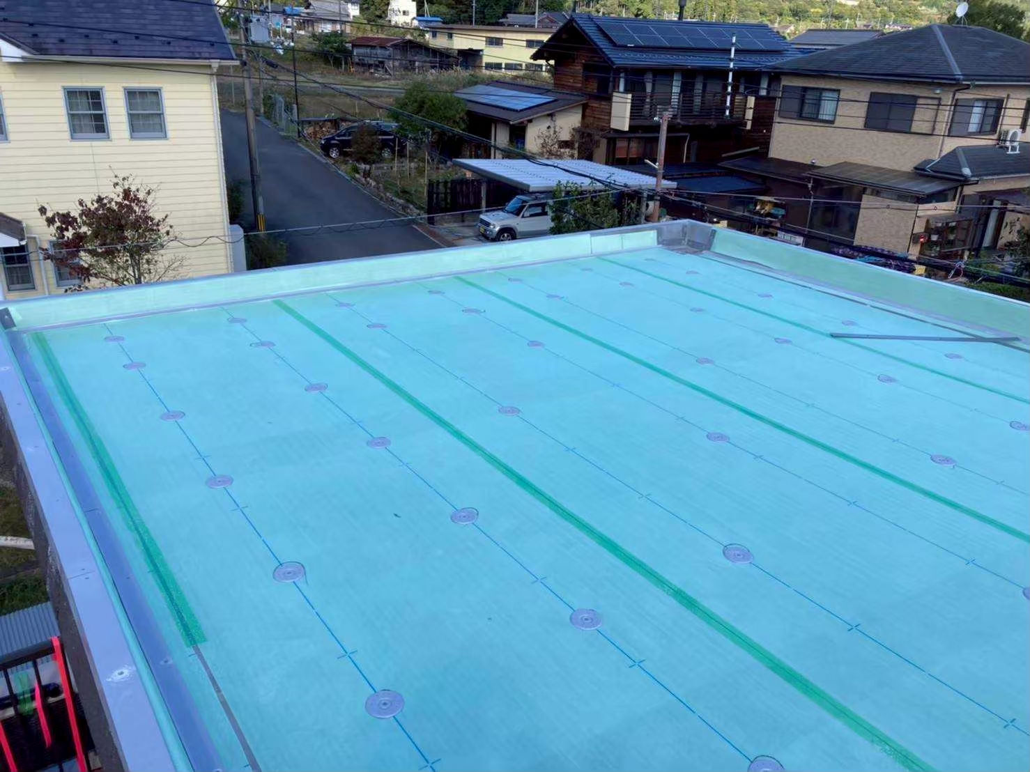 京都市左京区にて雨漏り修理・防水工事〈工場屋上からの雨漏り・塩ビ防水工事〉 施工前