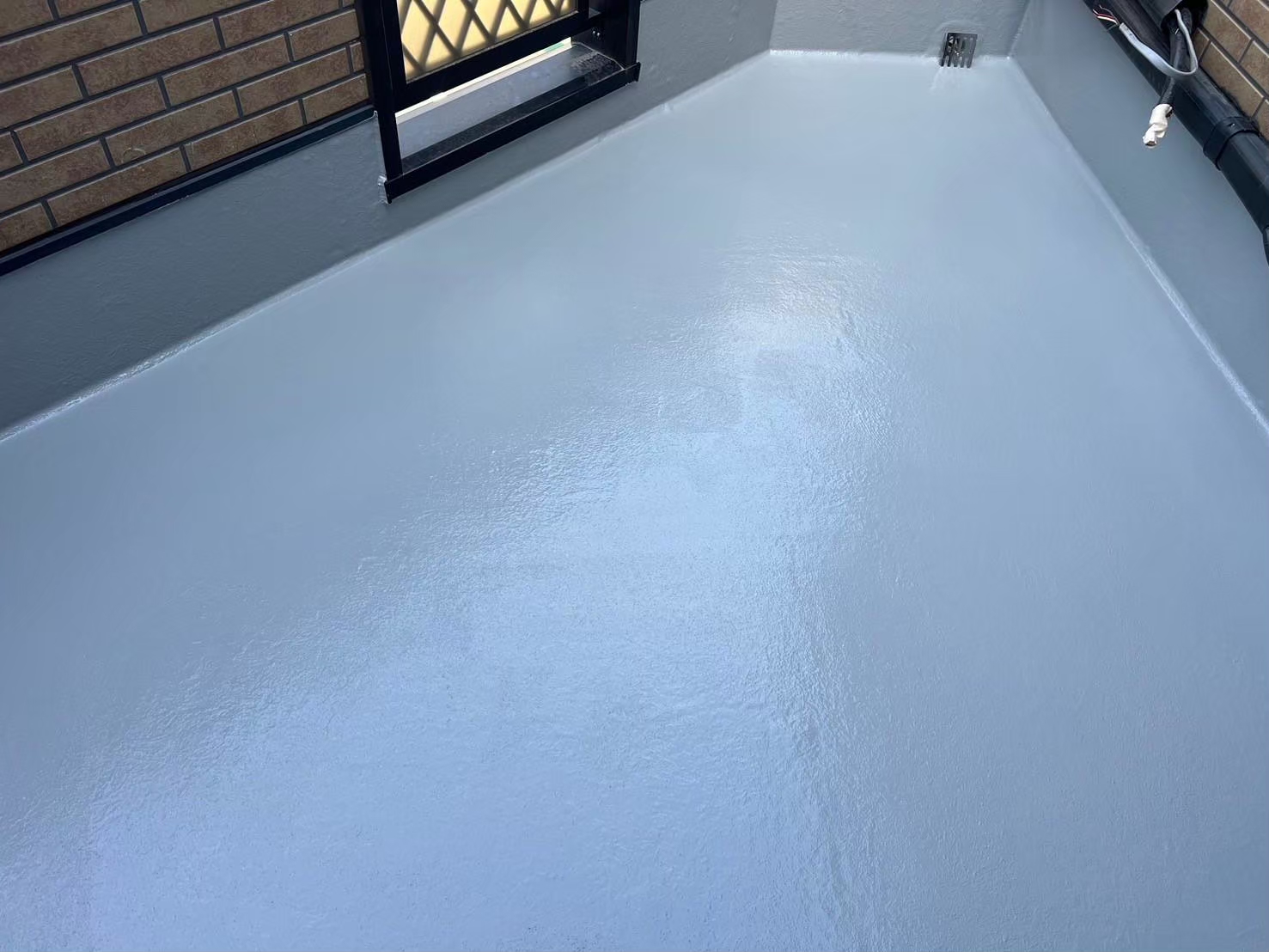 京都市右京区にて雨漏り修理・バルコニーのFRP防水工事 施工後