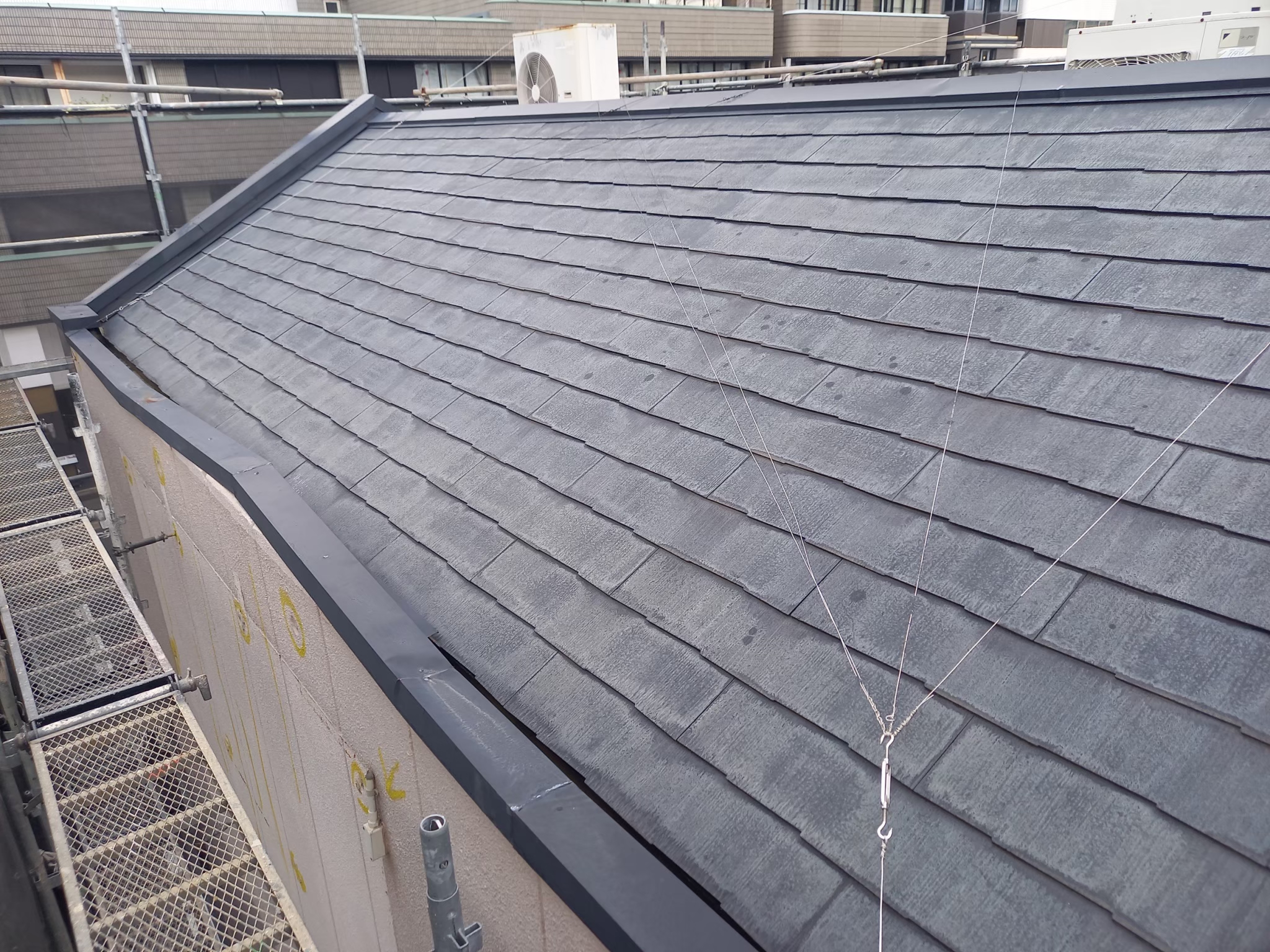 京都市中京区にてテナントビルの雨漏り修理・屋根葺き替え工事 施工前