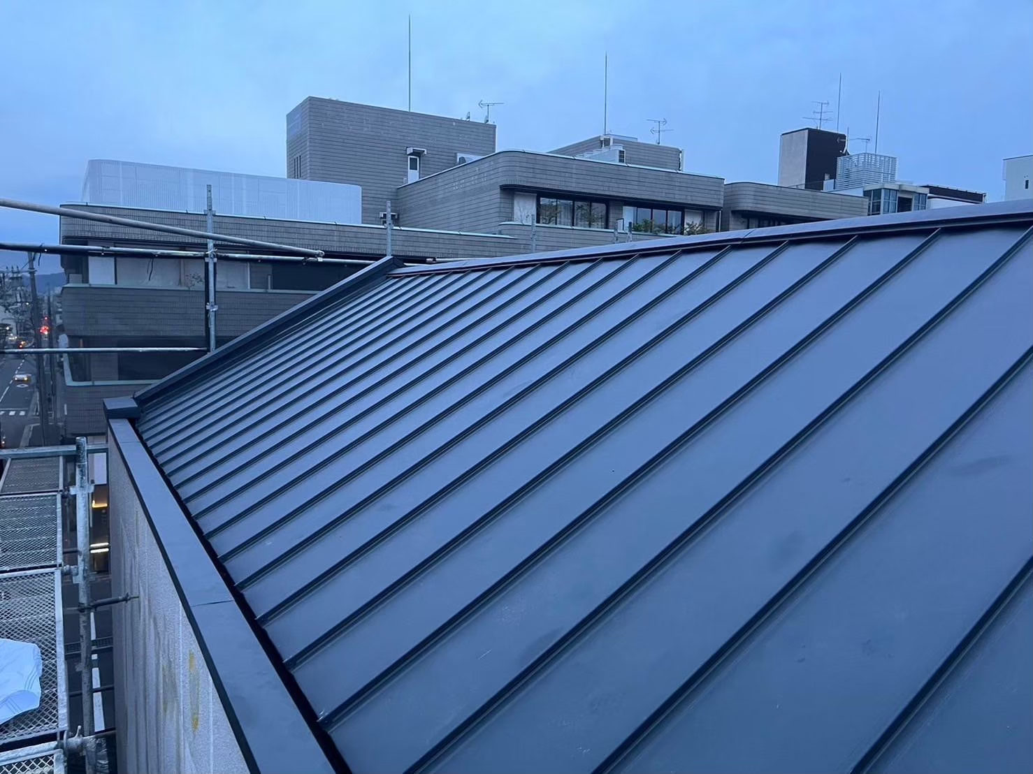 京都市中京区にてテナントビルの雨漏り修理・屋根葺き替え工事 施工後